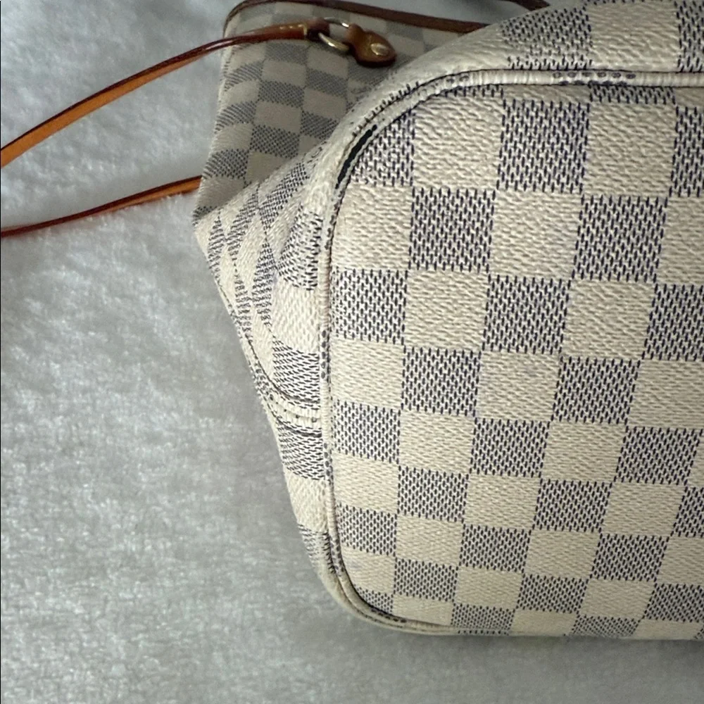 Louis Vuitton Neverfull Cream and Brown Checkered Tote ** Reasonable offers ** - Picture 5 of 8